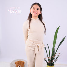 CONJUNTO CON CAPUCHA BEIGE