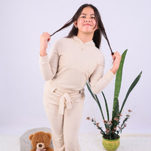 CONJUNTO CON CAPUCHA BEIGE